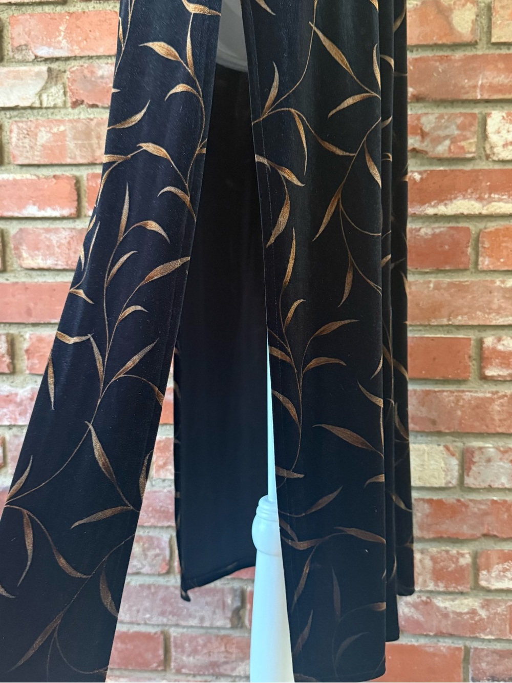 1990’s Sleeveless Black Velvet Long Duster with Gold Leaf Motif - Picture 4 of 8
